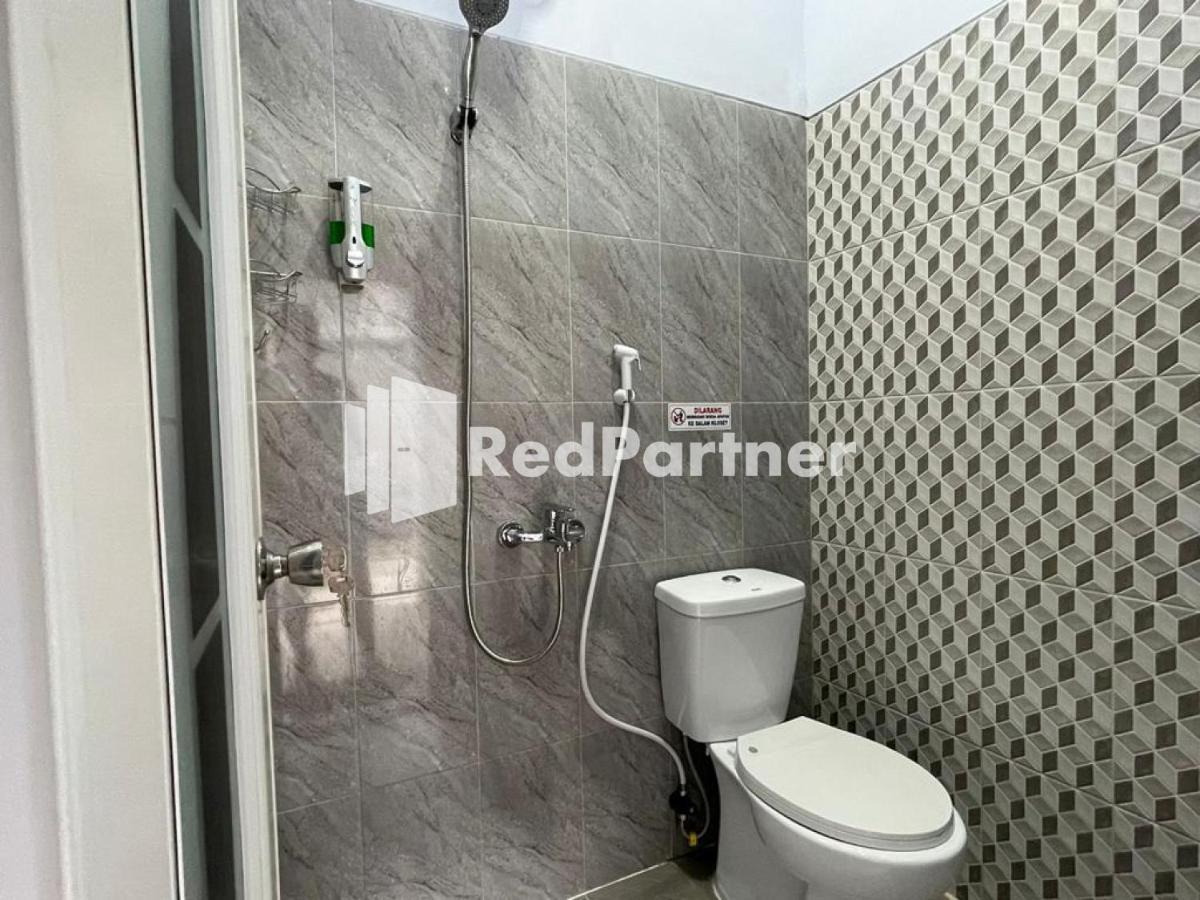 Hotel N3 Syariah Near Stasiun Tegal Mitra Reddoorz Extérieur photo